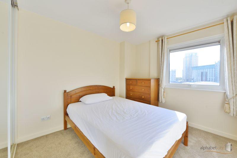 Double bedroom 1