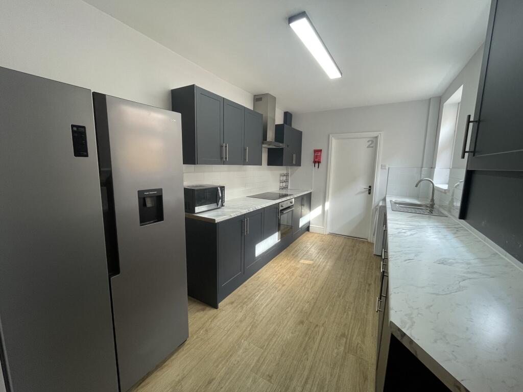 104 Portland Street - Kitchen.jpeg