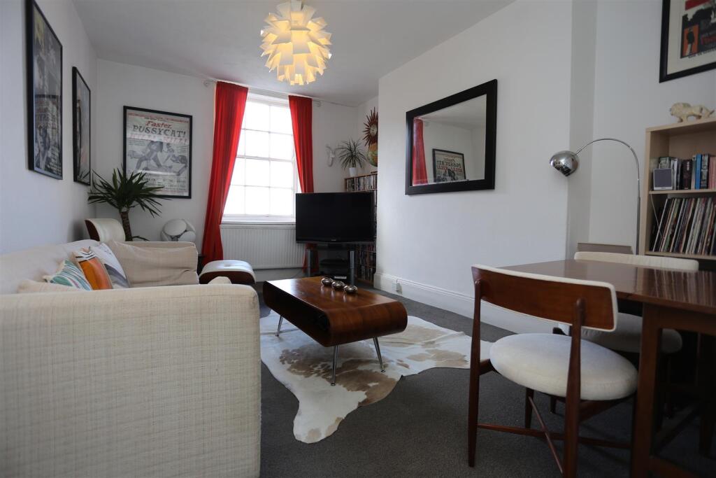 2, 37 Regency Square Living Room.JPG
