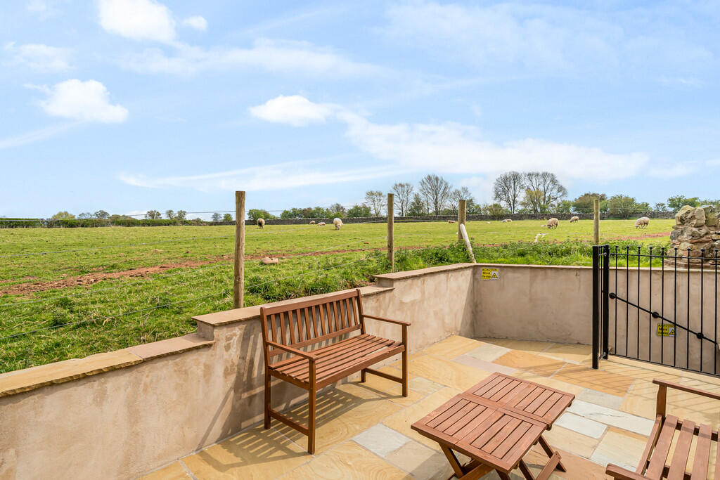 Rear Terraced Pat...