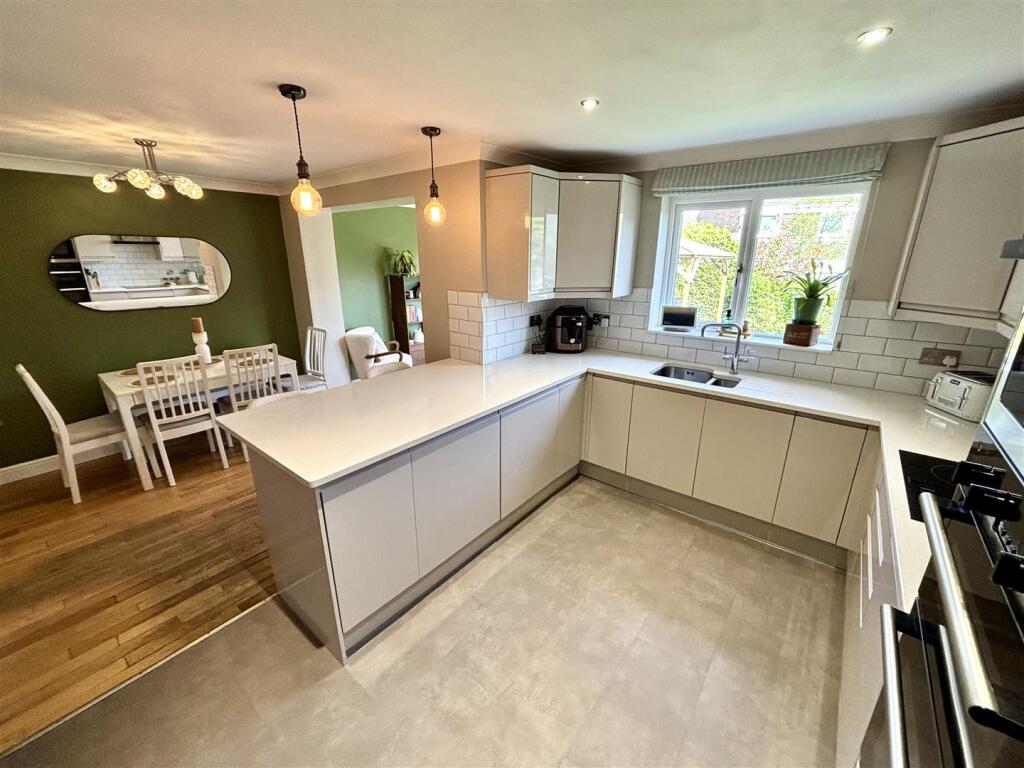 Open Plan Kitchen and Dining Room
