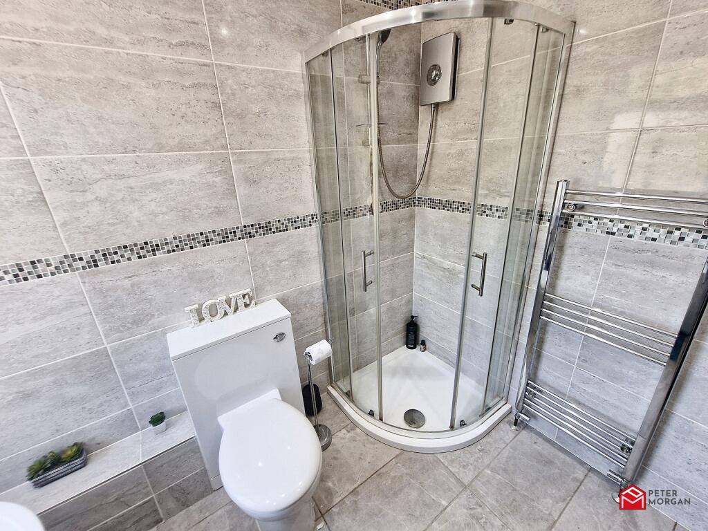 Bath &amp; Shower Room
