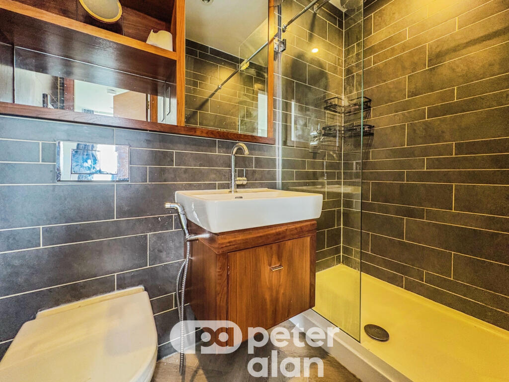 En-suite Bathroom