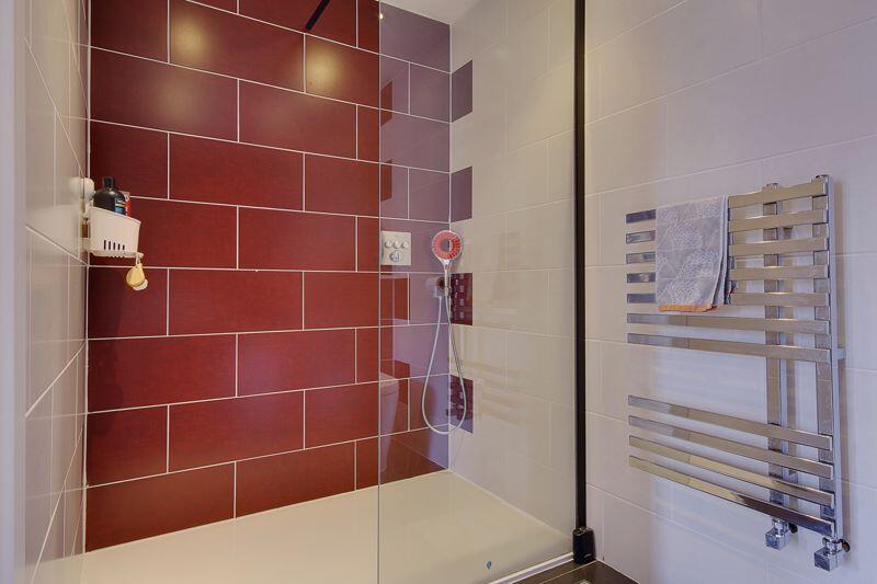 Bedroom One (En-Suite)