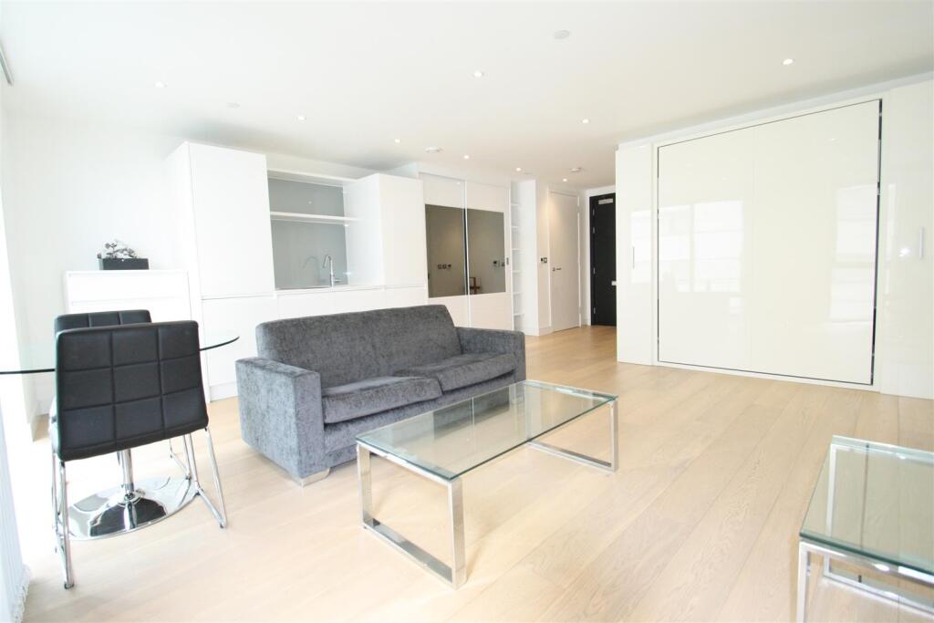 STUDIO LIVING SPACE VIEW