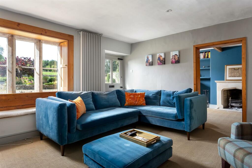 55 - 9-10 Sherborne - GL54 3DU - Web.jpg