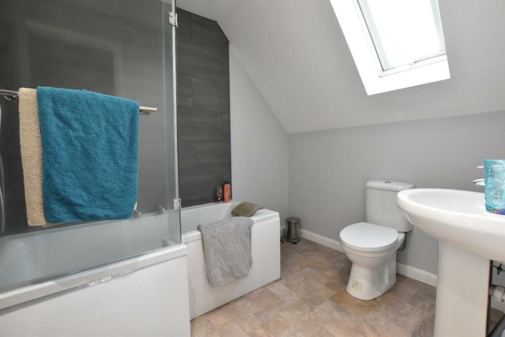 bedroom 2 - En-Suite