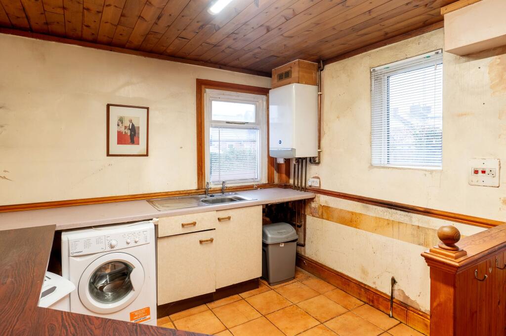 KITCHEN, DINER AND LIVING ROOM