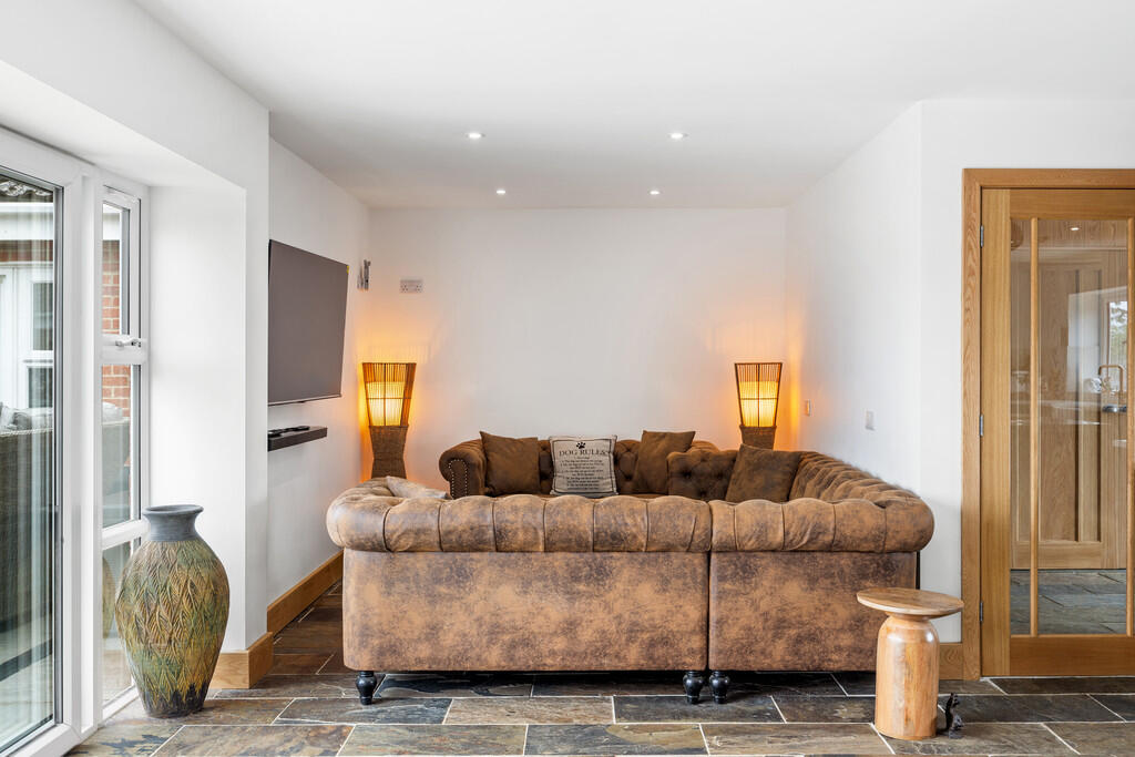 Cliff-en-howe Road, Pott Row