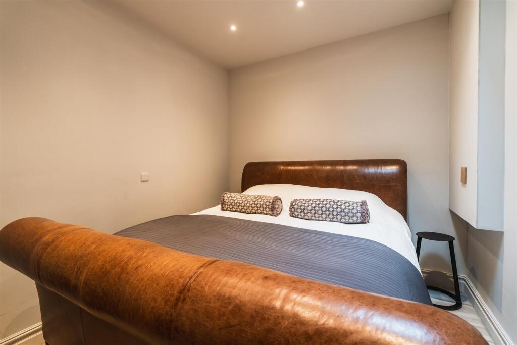 Bedroom 3 (Penthouse)