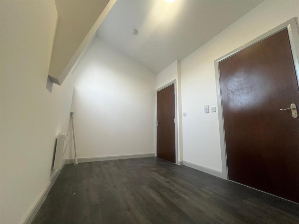 drake street 19 bed.jpg