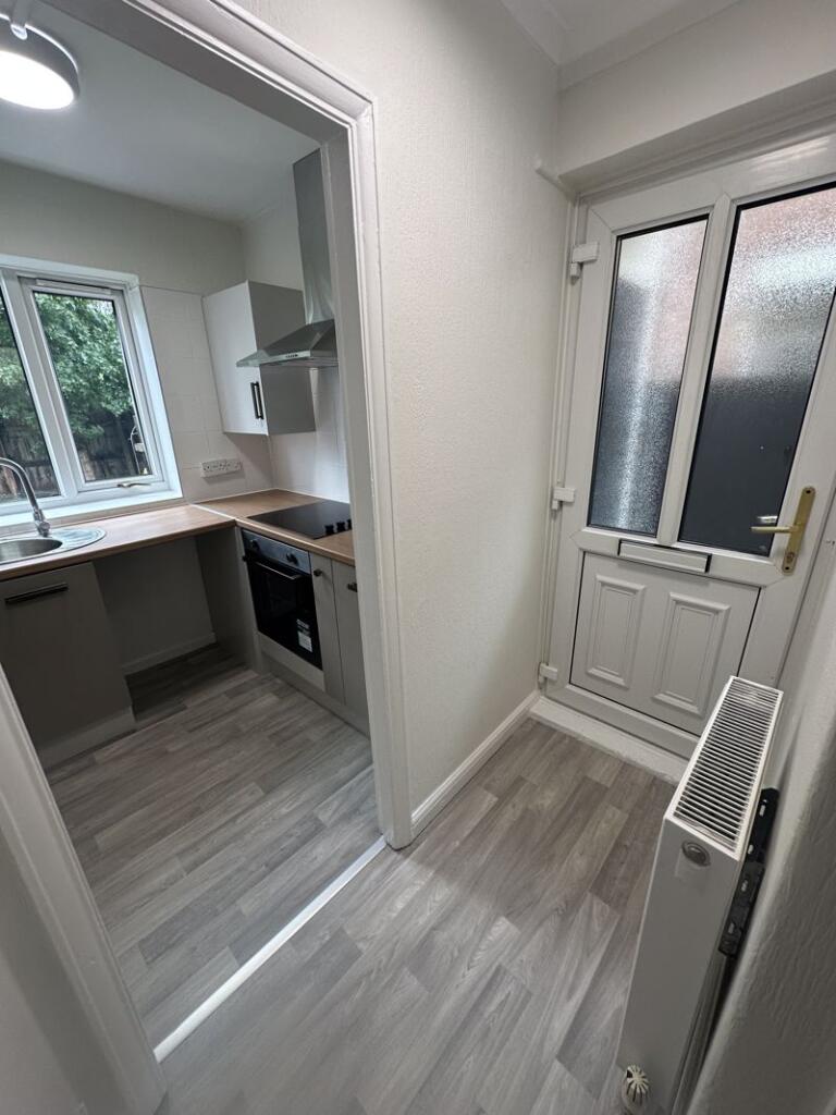 Photo 11 - Kitchen 2