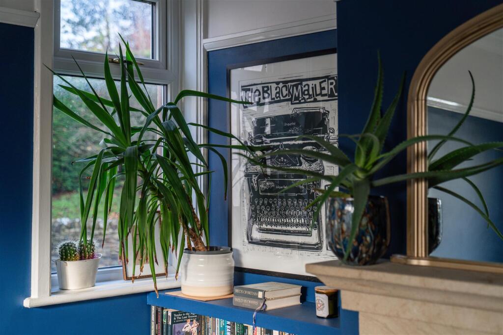Living Room.jpg