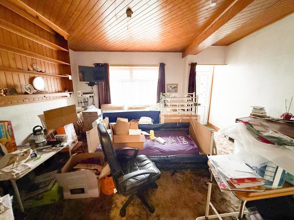 5 bed terrace Cross Hills