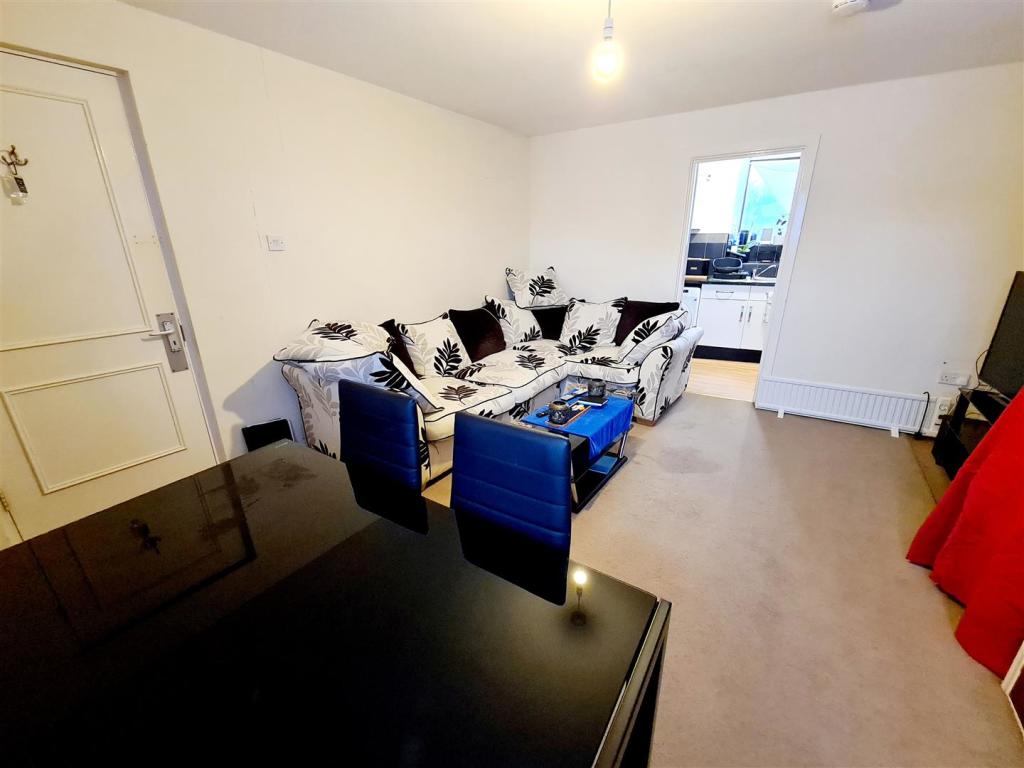 Sitting/Dining Room
