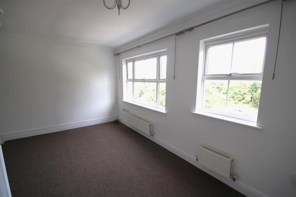 Living Room a.JPG