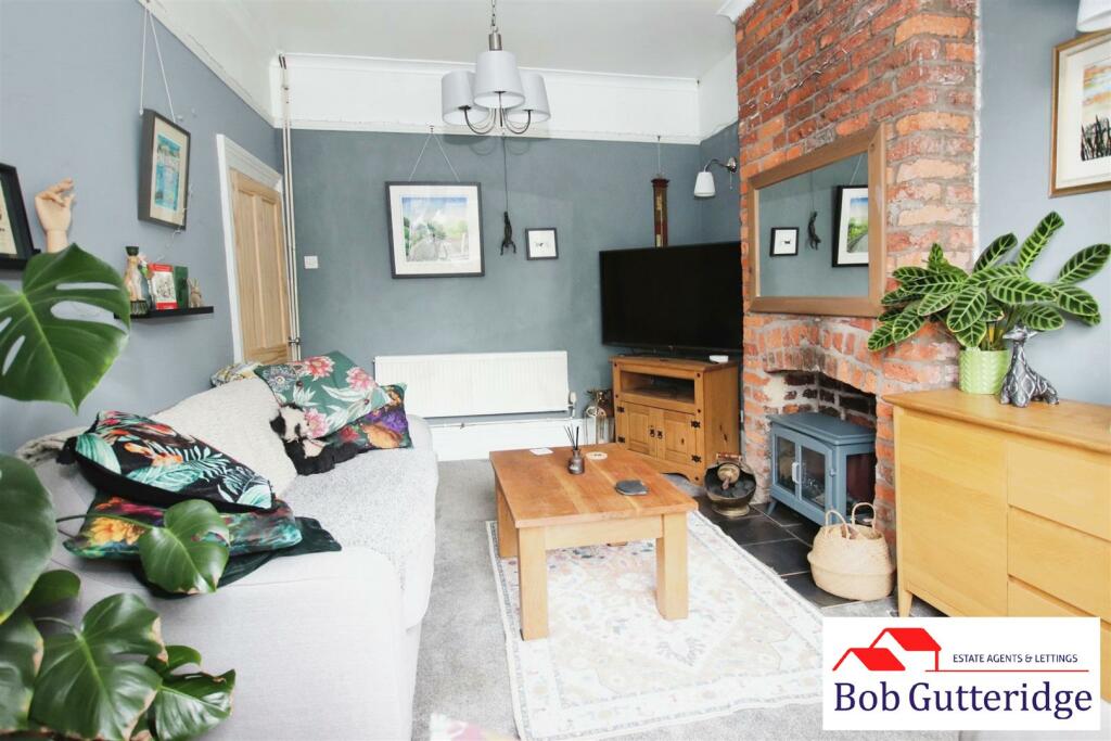 BAY FRONTED SITTING ROOM