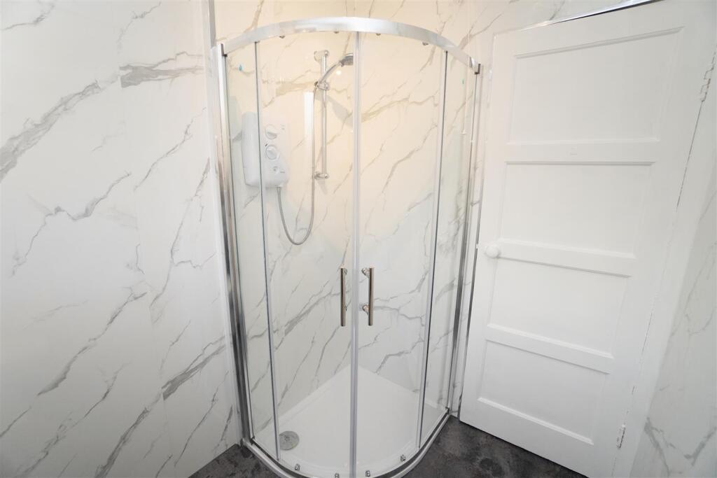bathroom1.jpg