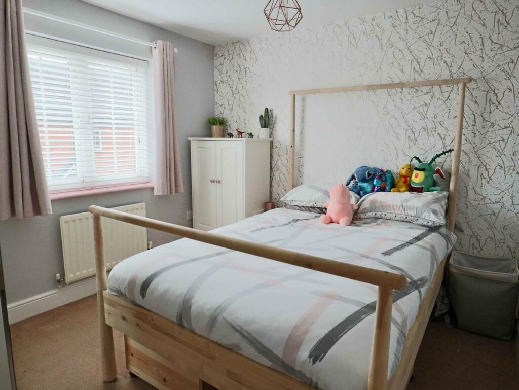 bed2.jpg