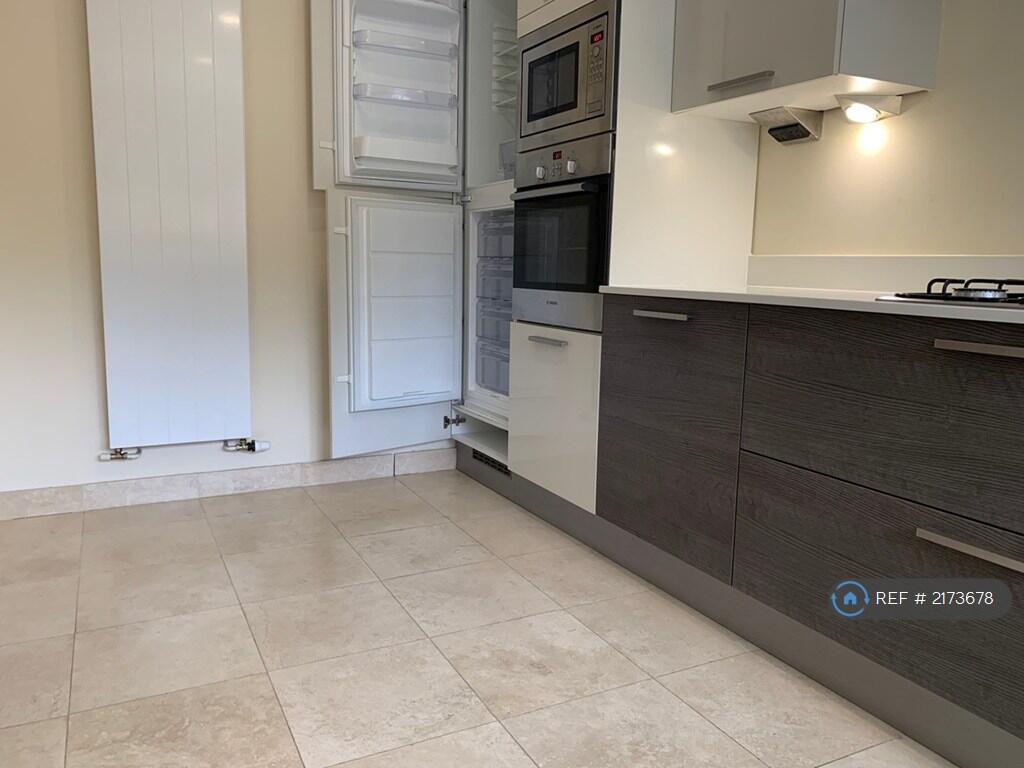 Fully Fitted Siematic Kitchen