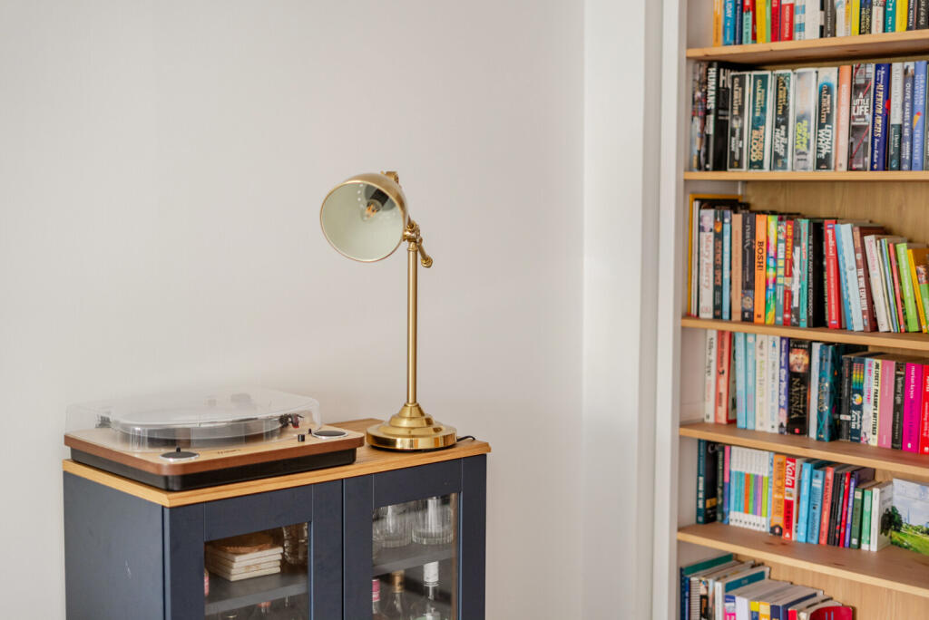 1374258-2-6908b3e...