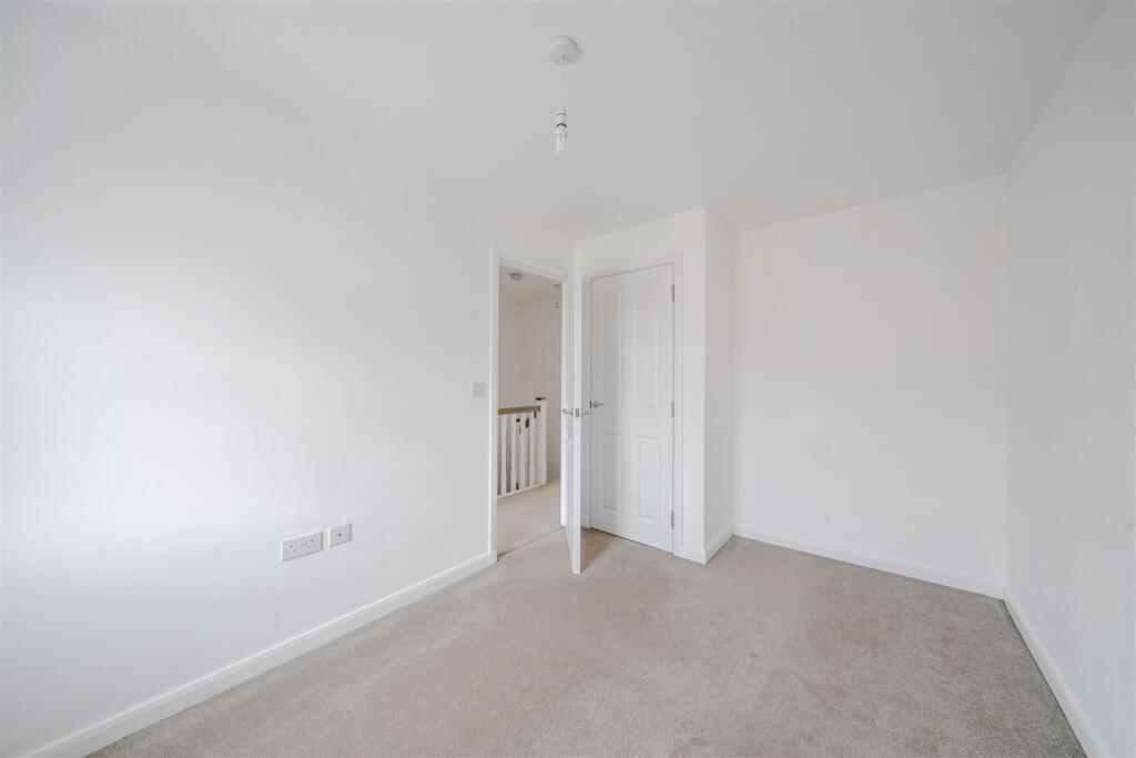 10 Isaac Close, Ashby