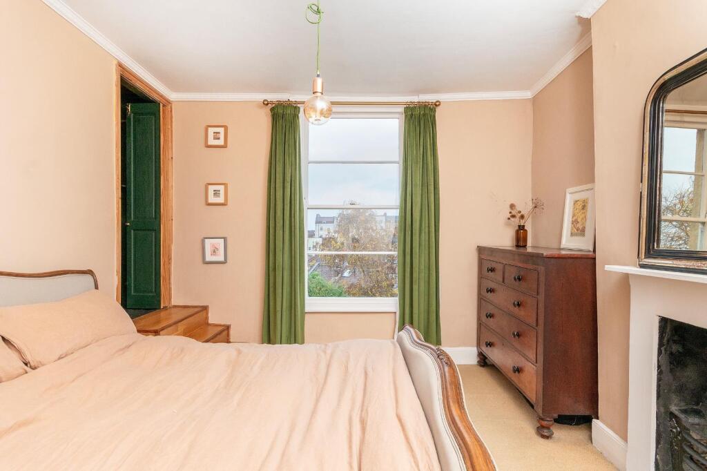 4U0CPMR - Bedroom F.jpg