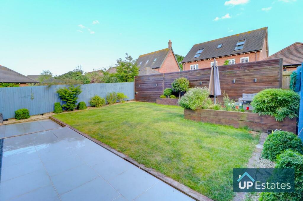 Rear Garden (2).jpg