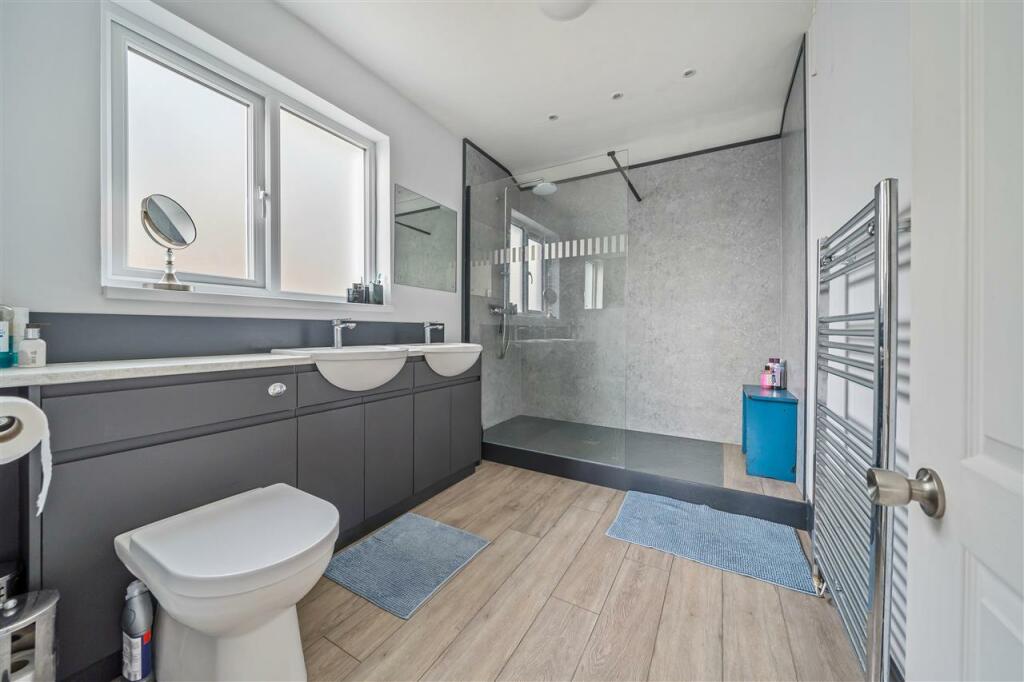 Ensuite