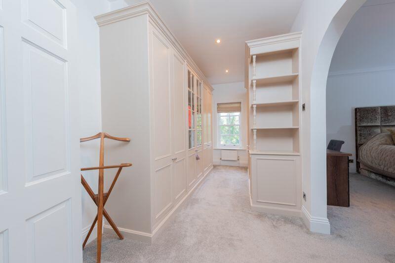 Principal Dressing Area