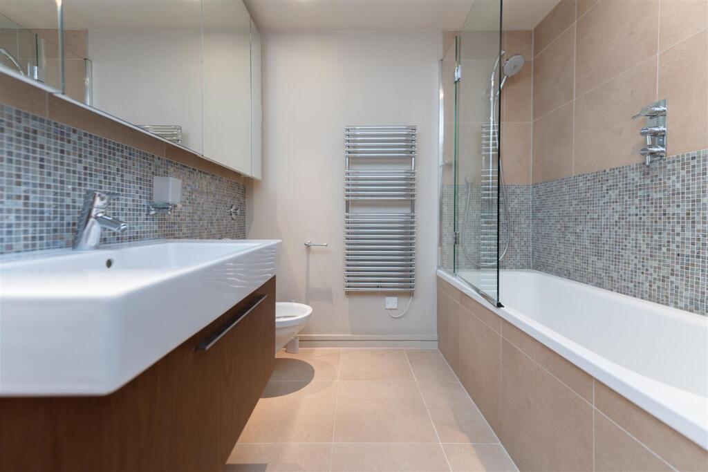 En-Suite Bathroom       .jpg