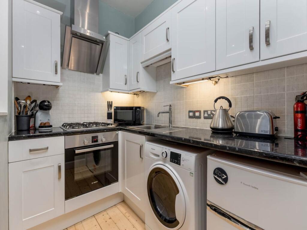 65300_SaxeCoburgSt00