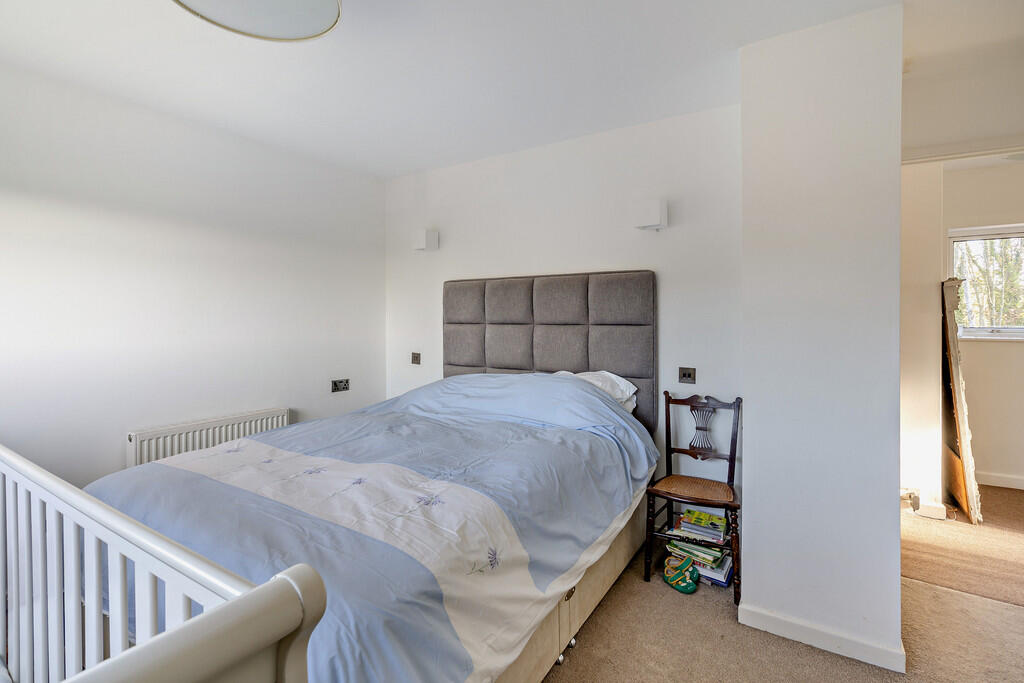 8672124-interior2...