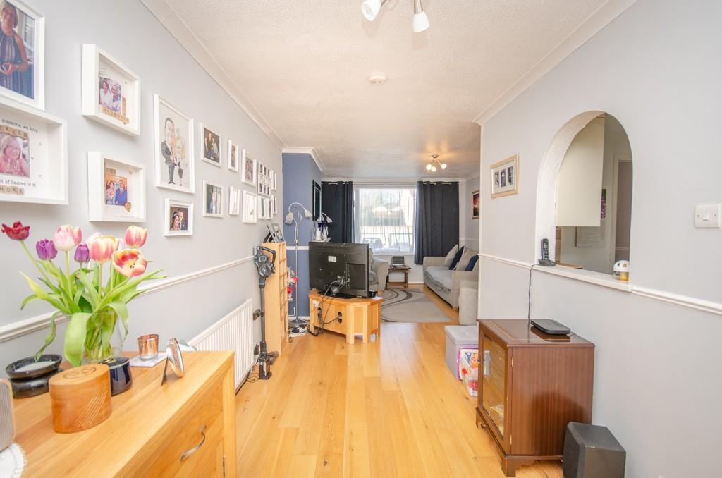 Dining area pic 2.jpg