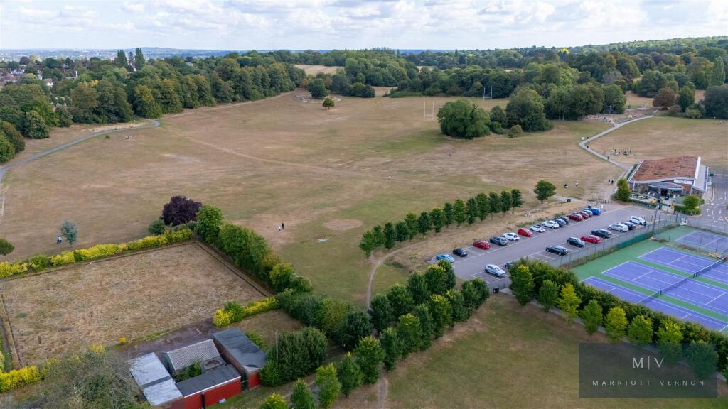 Lloyd Park Avenue 12B MV DR-13.jpg