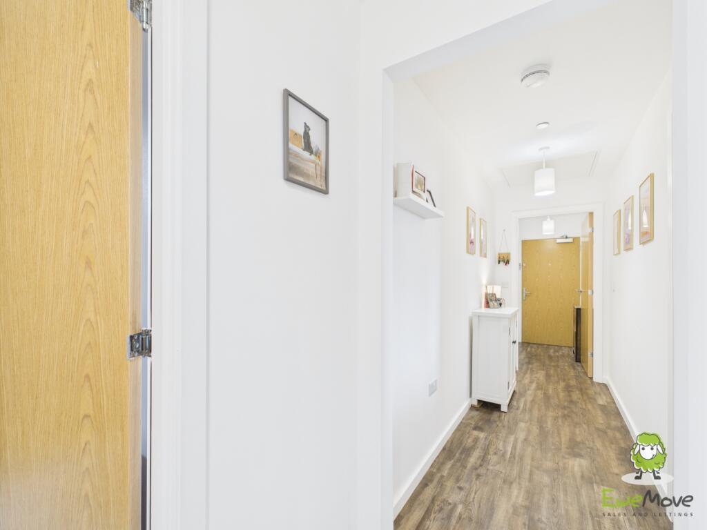 CAM03778G0-PR0266-STILL006