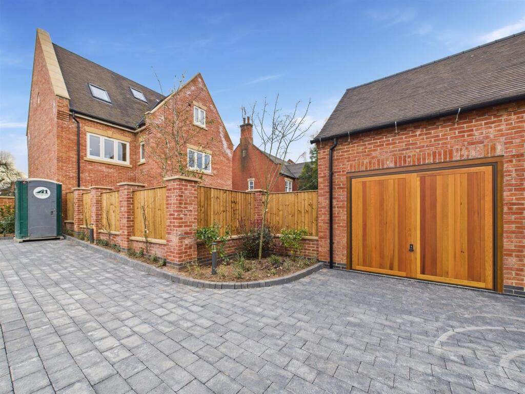 Single Garage