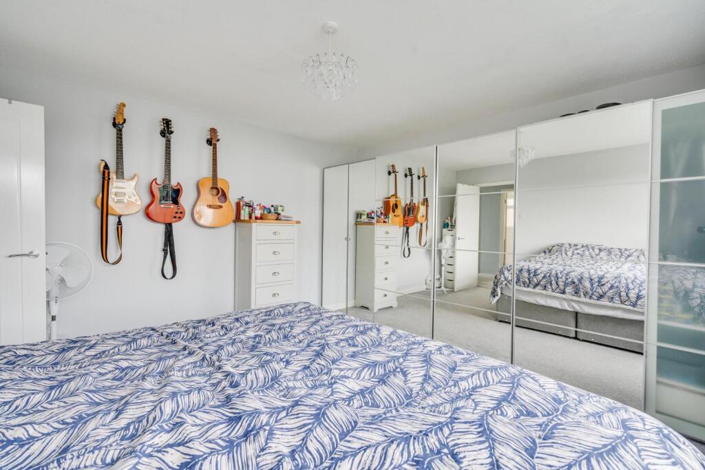 1.10 - bed 1.jpg