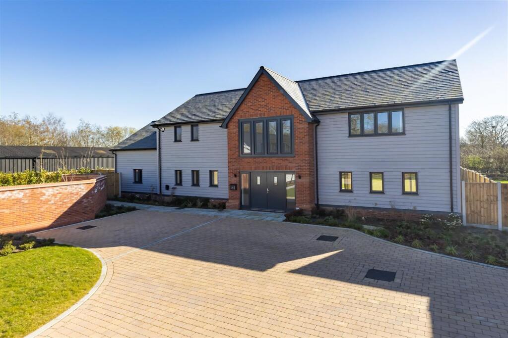 2 meadow views ext (2).jpg