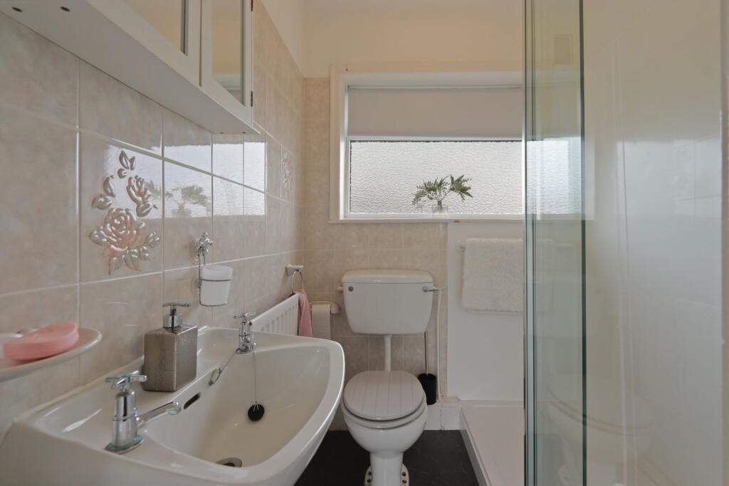 SHOWER ROOM