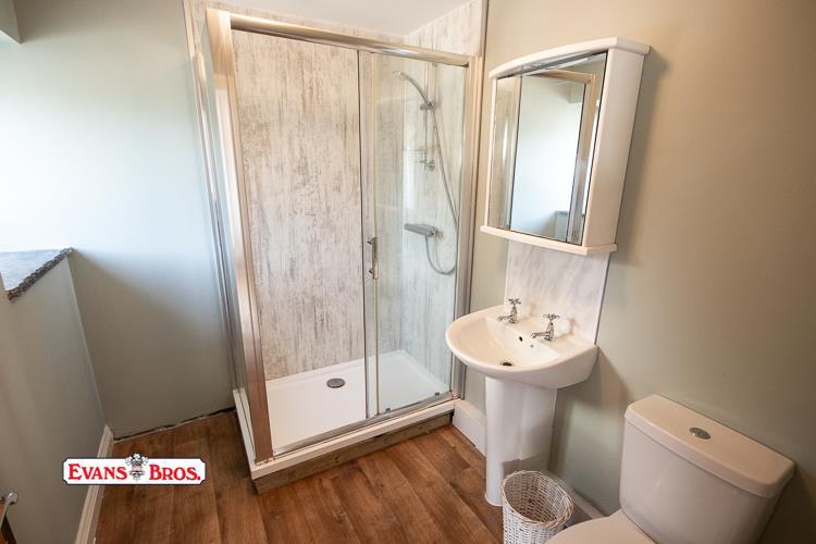 GROUND FLOOR SHOWER ROOM