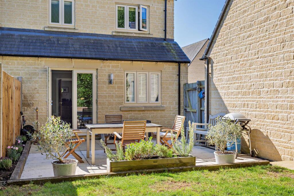 8647304-exterior09-8