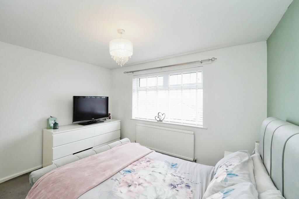 Generous and Softly decorate Main Bedroom