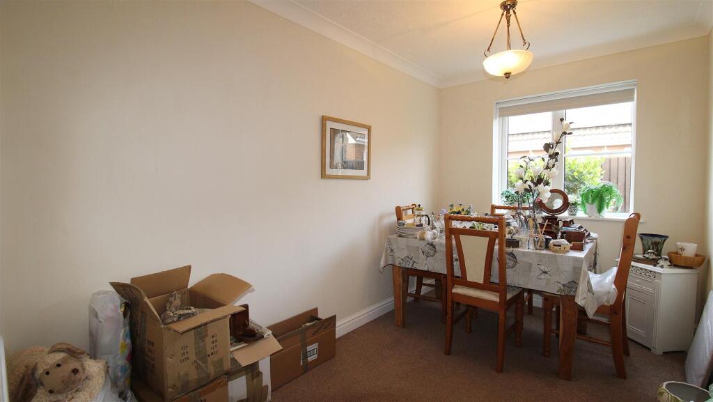 Bedroom 3/Dining Room