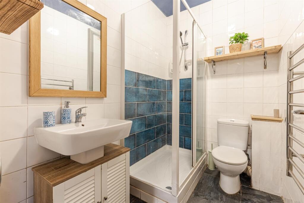 A14 - 16A, Clarence Street Dartmouth - 240916.jpg