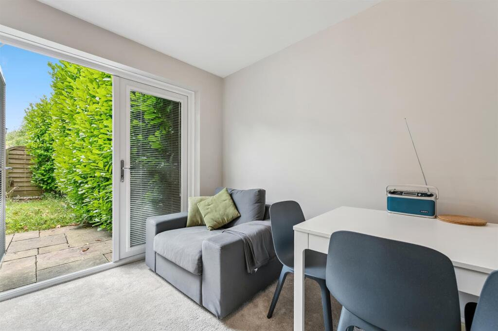 Saxton Mee 8 Fidler Close 0023.jpg