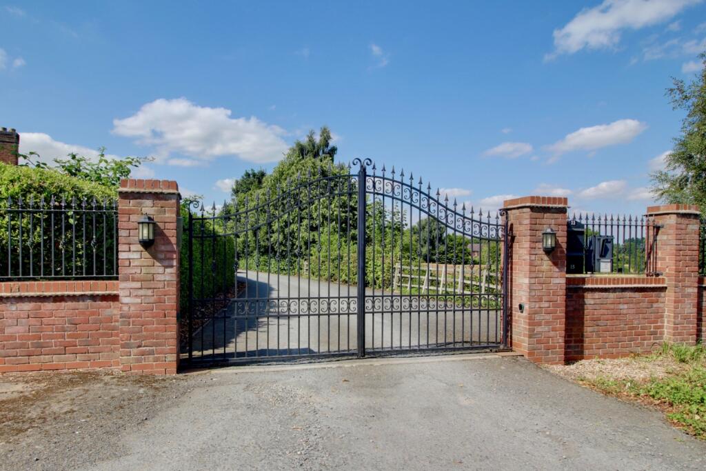 Gated Private Drive