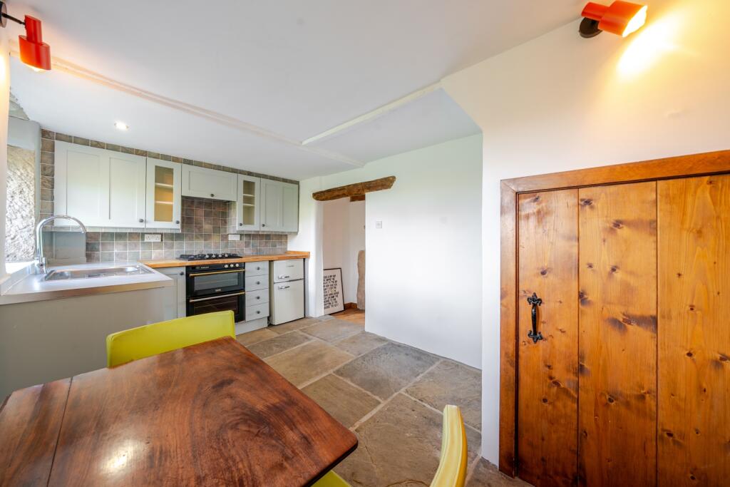 1350898-8-68c0246cbd317