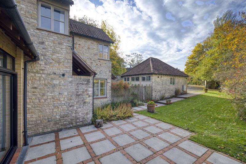  An Architecturally inspired gem with guest annexe in Kilmersdon