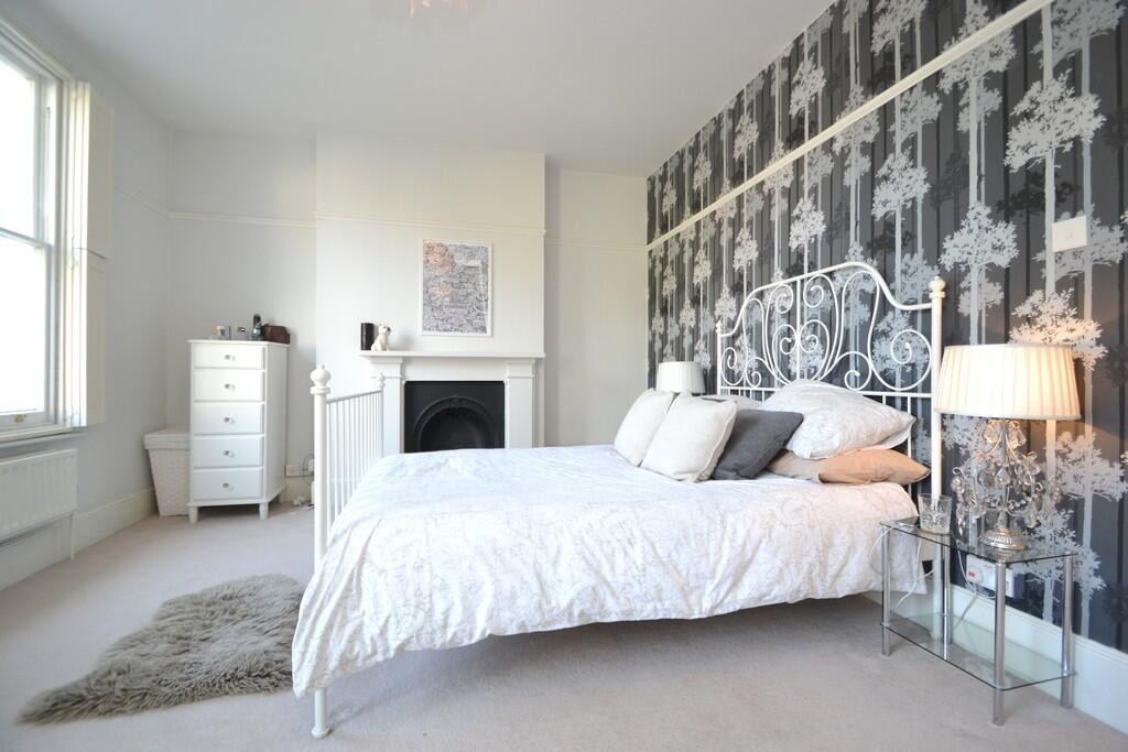 IMG_391757_2_larg...